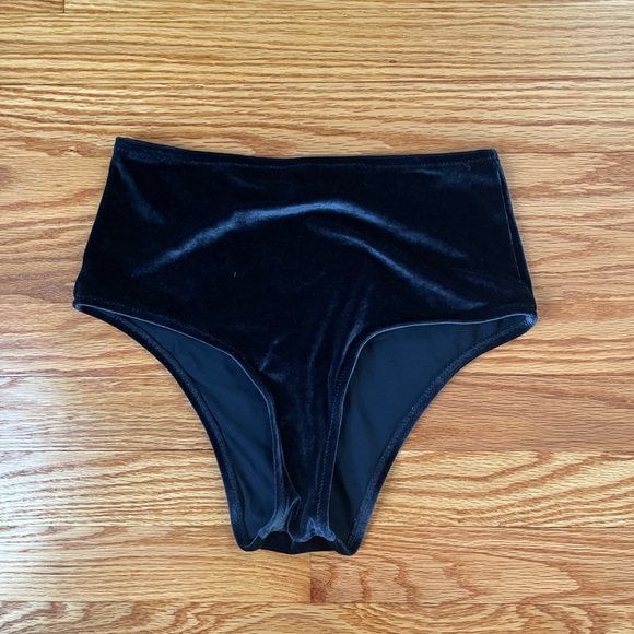 Aerie velvet two piece swimsuit - Picture 3 of 5